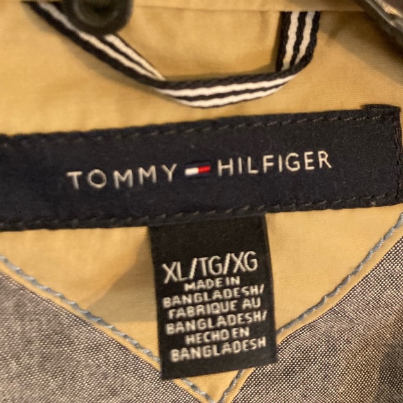 Men’s extra-large khaki colored jacket with pockets and front zipper. - Picture 2 of 5